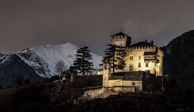 Romantic Italian Castle at the Foot of the Alps, CIR code 00126600003