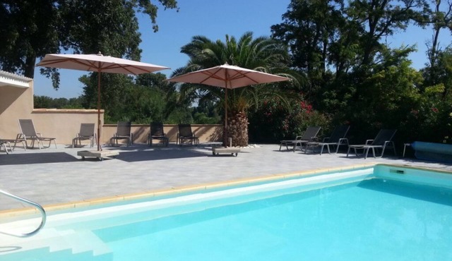 Romantic lodging, comfort accés drct pool spa and gym, ideal couple