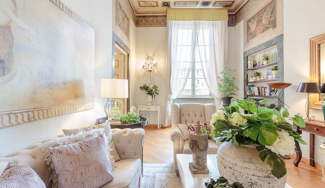 Romantic LUCCA apartment With View Over a Church