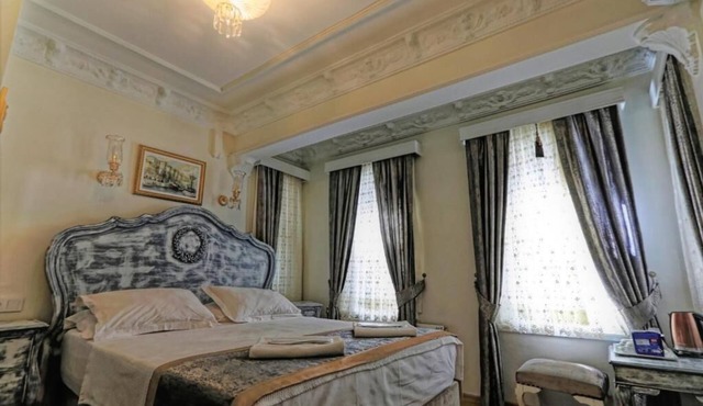 Romantic Mansion