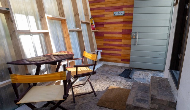 Romantic Minihouse with Lake