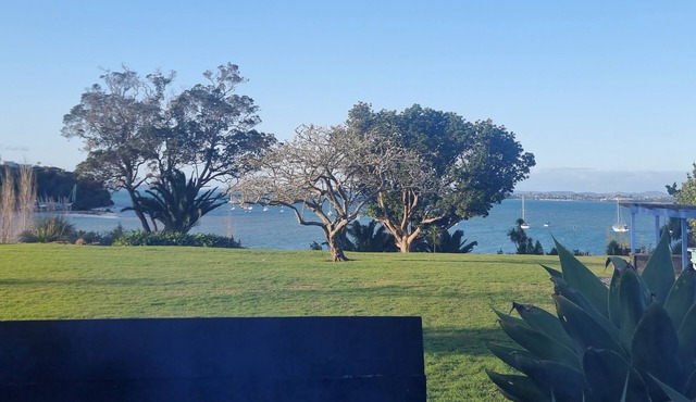 ​Romantic Seaside Cottage: Country Calm, City Close, Retreat