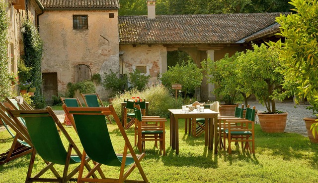 Romantic Studio in Historic Estate with 60 hectare Private Park