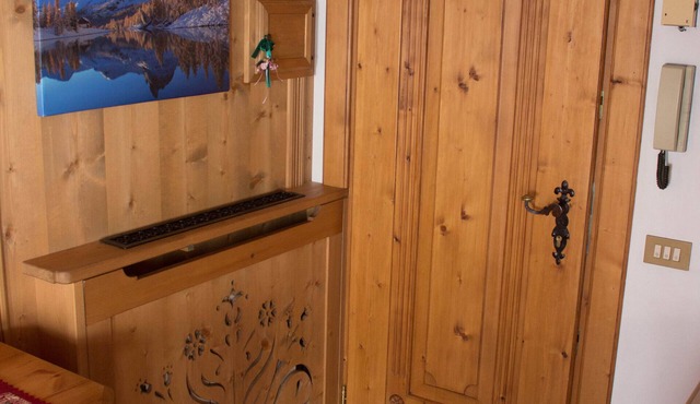 Romantic Suite Cristallo - sunny, Wi-Fi, balcony, parking space, bus 130mt away