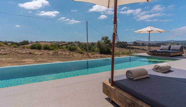 Romantic suite for 2 with swimming pool