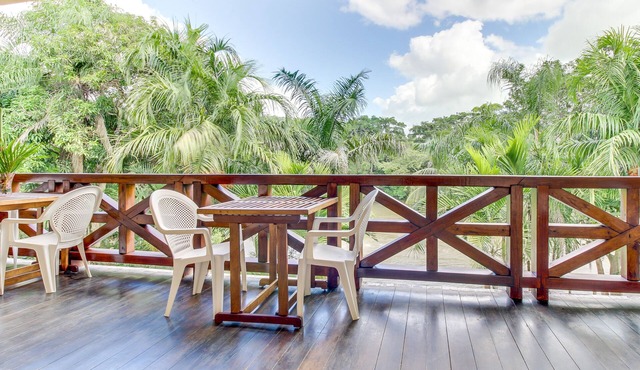 Romantic Suite on Riverfront Property with WiFi, AC & On-Site Pool/Dining