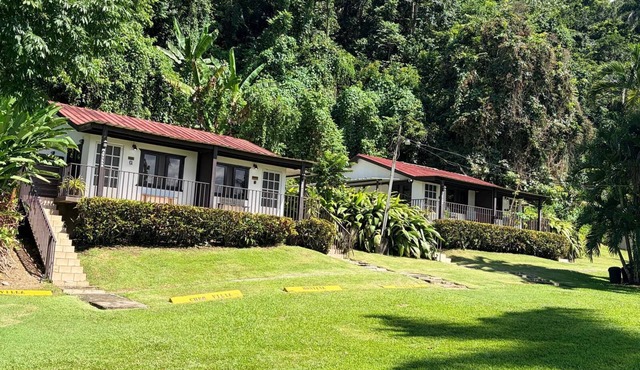 Romantic Tiny Farmhouse Retreat with AC & Pool in Corozal