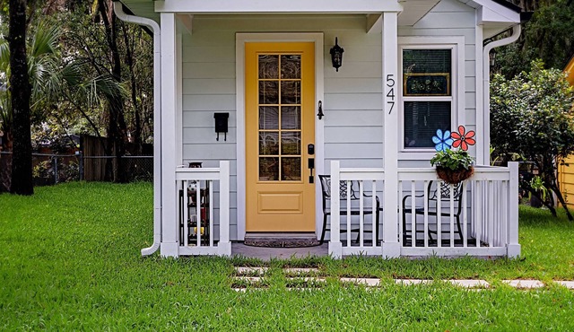 Romantic Tiny House near downtown attractions. 25 minutes to Disney!