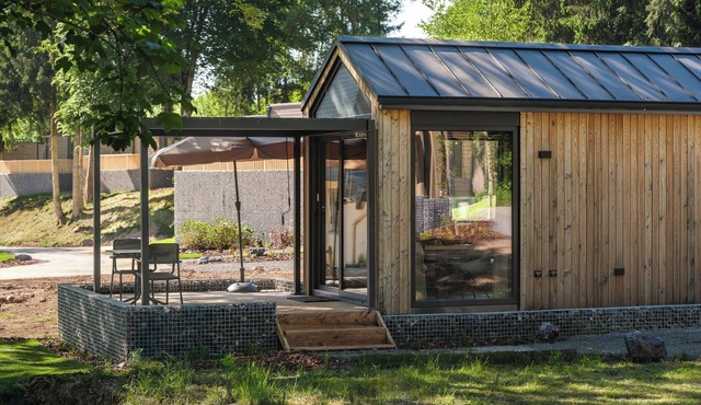 Romantic tiny house with private hot tub in Luxembourg's green nature