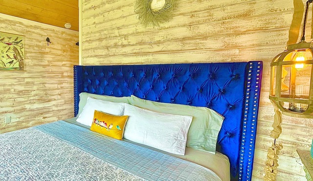 Romantic Treehouse Studio Suite overlooking the Texas Hill Country