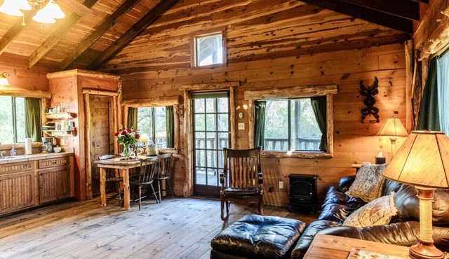 Romantic Treehouse @ Scenic Hill Retreat