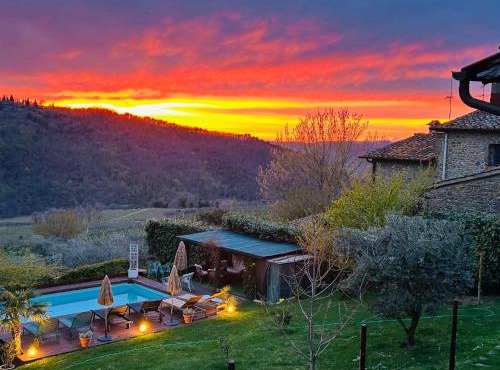 Romantic Tuscan Barn with Pool Views Private Terrace Sleeps 2 to 6, Lamole Greve in Chianti