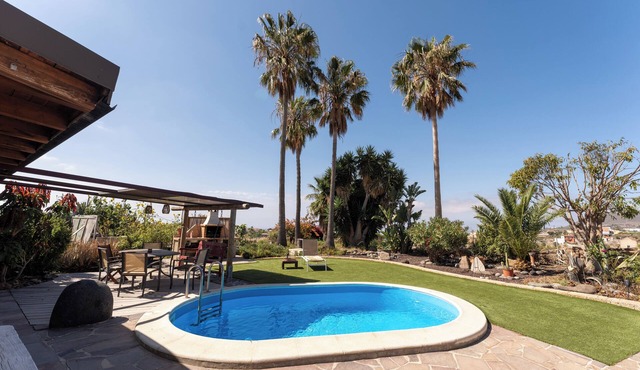 Romantic vacation home on an idyllic, quiet finca
