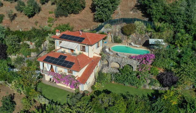 ROMANTIC VILLA ⭐ POOL ⭐ SEA VIEW, WALL BOX