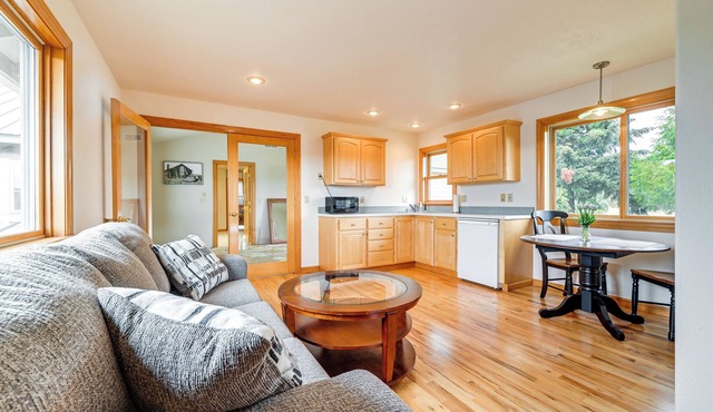 Romantic Vineyard Getaway in Oakland: Mtn Views!
