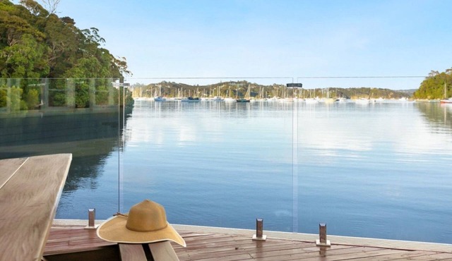 Romantic Waterfront - Russell - Fantastic Location