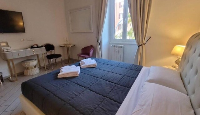 Rome Central Rooms: Double Room with Private Bathroom