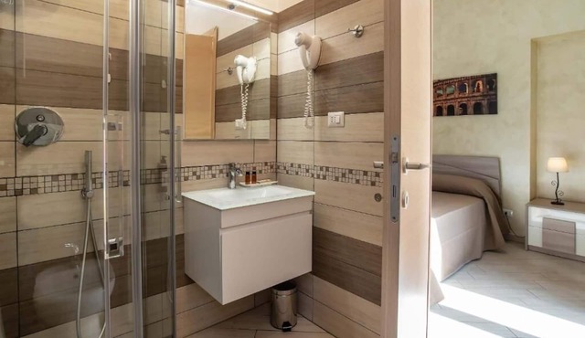 Rome Central Rooms ; Double Room with Private Bathroom