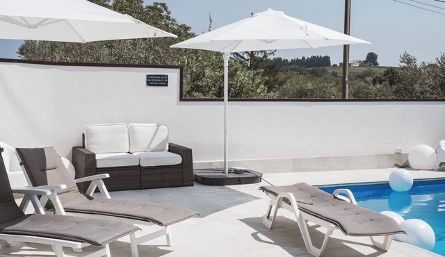 ROME - Spacious apartment in villa with pool and barbecue, 1km from the sea