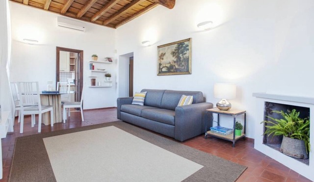 Rome, Trastevere, charming apartment for 4