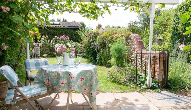 Romney, a cosy Victorian cottage in a picturesque Suffolk village