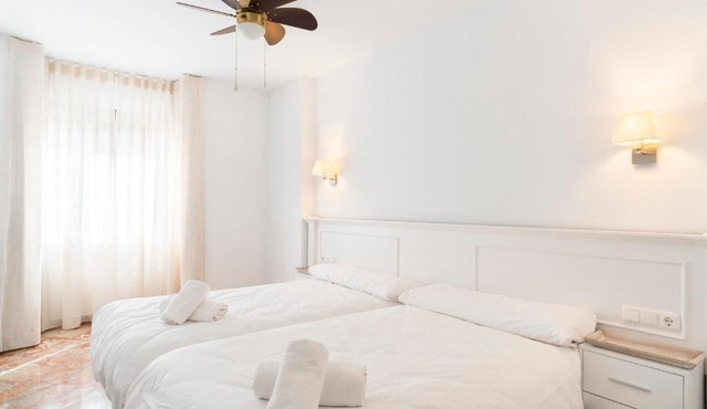 Ronda Suites 193 junto a hospitales y cerca centro con Parking Gratis