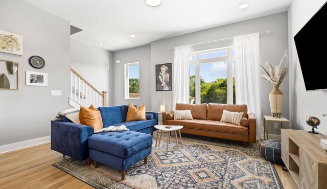 Rooftop Deck w/View - Comfy Beds - Firepit & BBQ - Pets OK