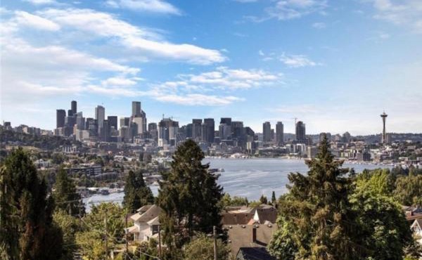 Rooftop Patio with Waterview, Private Garden & Grill 3BR 3BA- Modern Cityscape