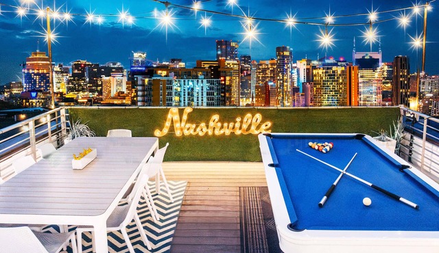Rooftop Pool Table Gulch! City Views! 15 beds!