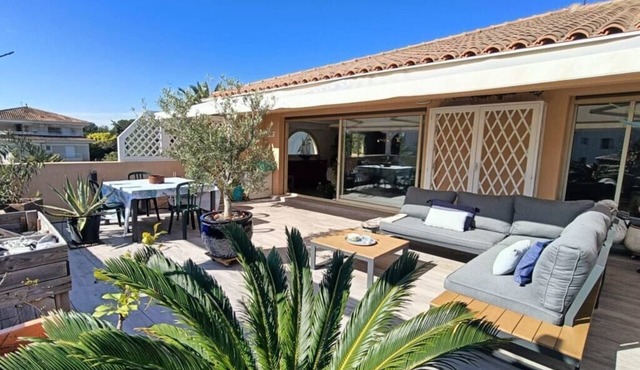 Rooftop villa, large terrace 50m²