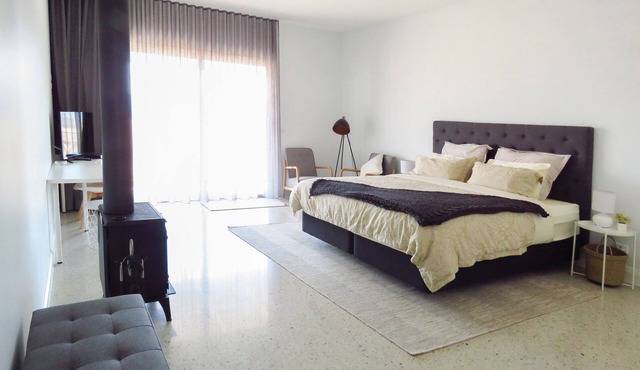 Rooks Edge B&B -Room 2 - Stunning views-romantic getaway