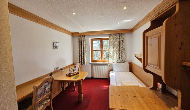 Room '14 Twin Beds' with Wi-Fi