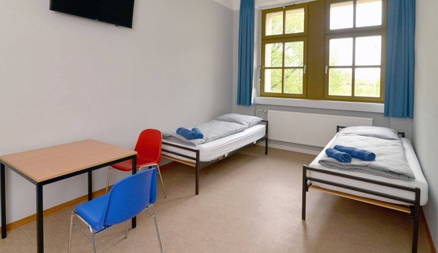 Room 17 (shared shower and shared WC), 2 persons - Hostel in Guben