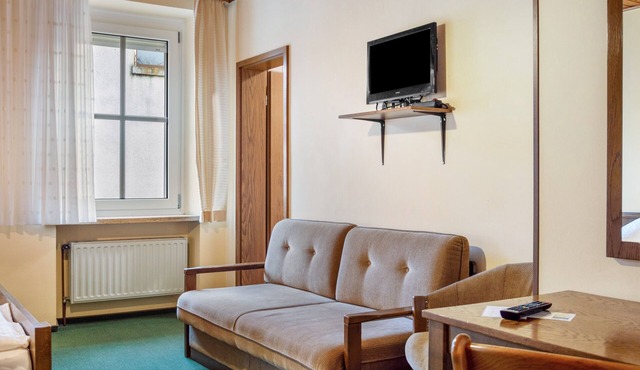 Room 2 - Double room with Wi-Fi
