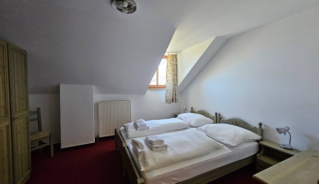Room 24 Standard Double Room with Spacious Bathroom and Wi-Fi