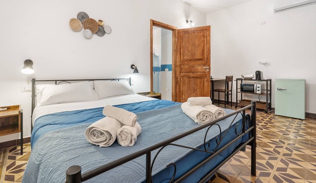 Room 3 – King Double with Garden View