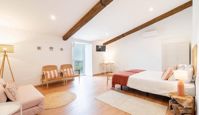 'Room 3' with Shared Pool