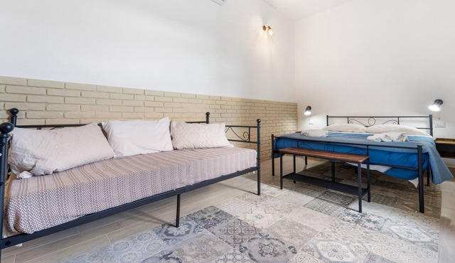 Room 5 – Double Room with Garden View