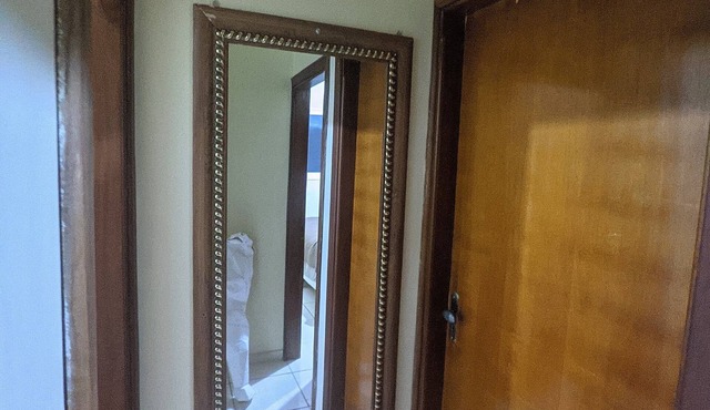 Room + Apartment well located!