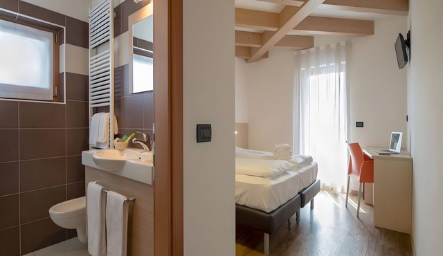 Room 'Camera Matrimoniale' with Mountain View, Wi-Fi and Air Conditioning
