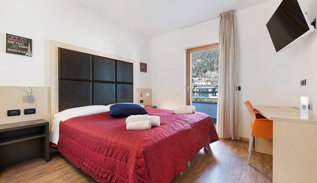 Room 'Camera Matrimoniale' with Mountain View, Wi-Fi and Air Conditioning