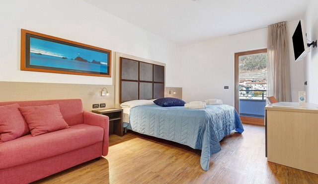 Room 'Camera Matrimoniale' with Mountain View, Wi-Fi and Air Conditioning