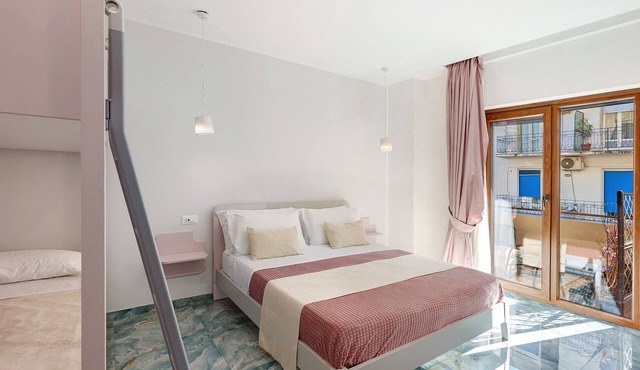Room 'Camera Superior Con Balcone' with Mountain View, Wi-Fi and Air Conditioning