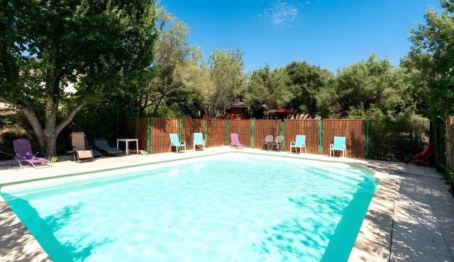 Room 'Chambre Jaune Et Chambre Bleue' with Private Pool, Shared Terrace and Wi-Fi