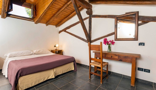Room 'Cosimo' with Mountain View, Wi-Fi and Air Conditioning