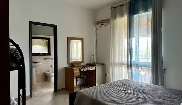 Room 'Dalia 2' with Shared Terrace, Wi-Fi and Air Conditioning