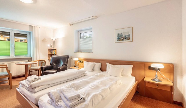 Room 'Doppelzimmer 3 - Behindertengerecht' with Shared Terrace and Wi-Fi
