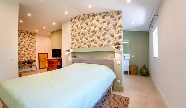Room 'Gérard' with Shared Terrace, Shared Garden, and Air Conditioning