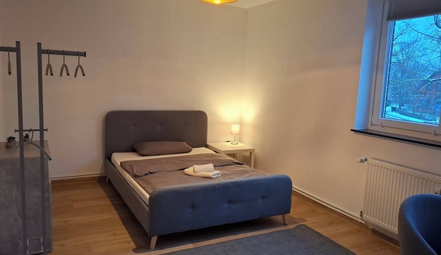 Room "grey" in shared flat - central and quiet - VW, Autostadt, VfL parking lot and WLAN