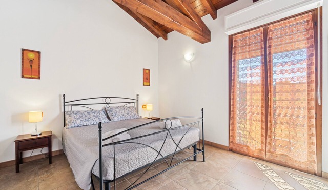 Room 'Ibisco Teulada' with Shared Terrace, Wi-Fi and Air Conditioning